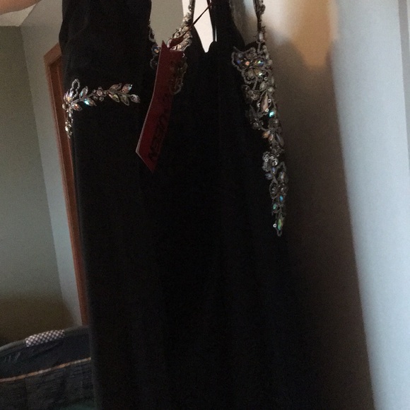 Prom dress - Picture 3 of 8